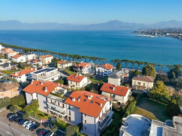 appartamento in vendita a Peschiera del Garda