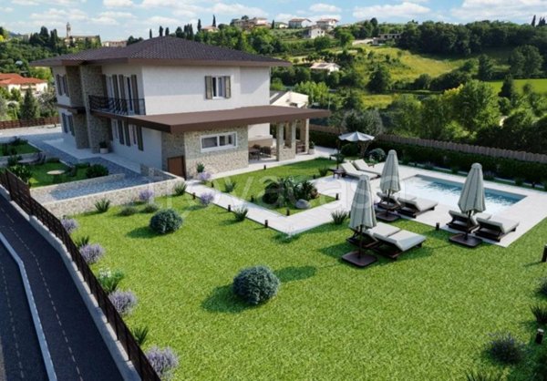 appartamento in vendita a Peschiera del Garda in zona Dolci