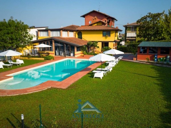 appartamento in vendita a Peschiera del Garda in zona Dolci