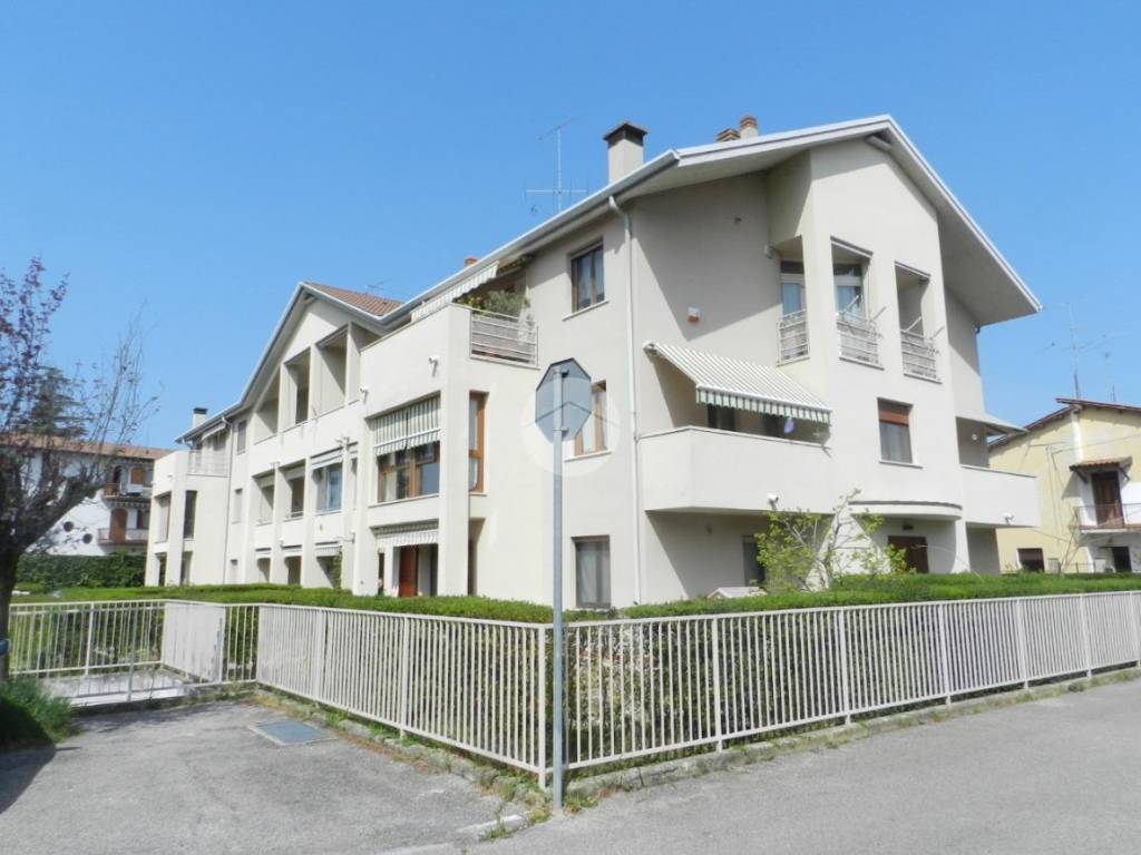 appartamento in vendita a Peschiera del Garda