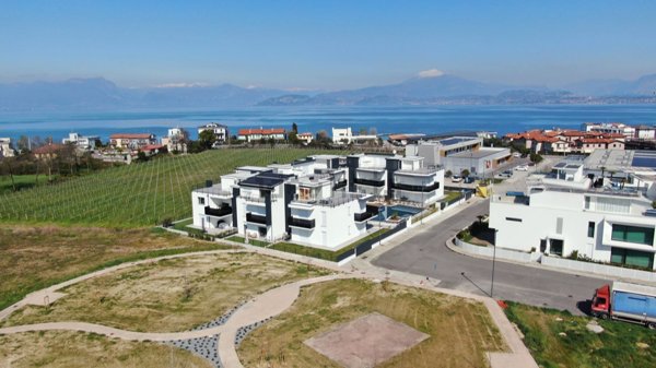 appartamento in vendita a Peschiera del Garda
