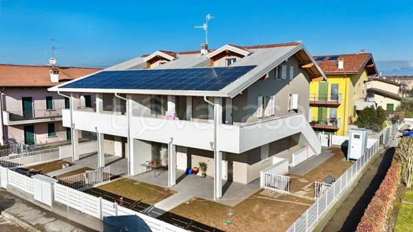 casa semindipendente a Peschiera del Garda in zona San Benedetto di Lugana