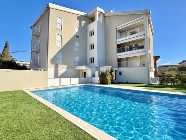 appartamento in vendita a Peschiera del Garda in zona San Benedetto di Lugana