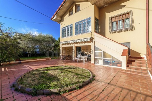 casa indipendente in vendita a Peschiera del Garda