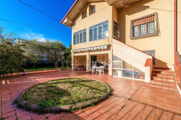 casa indipendente in vendita a Peschiera del Garda