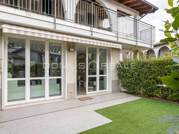 casa indipendente in vendita a Peschiera del Garda