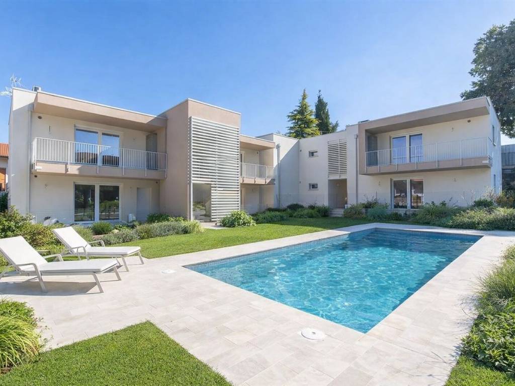 appartamento in vendita a Peschiera del Garda
