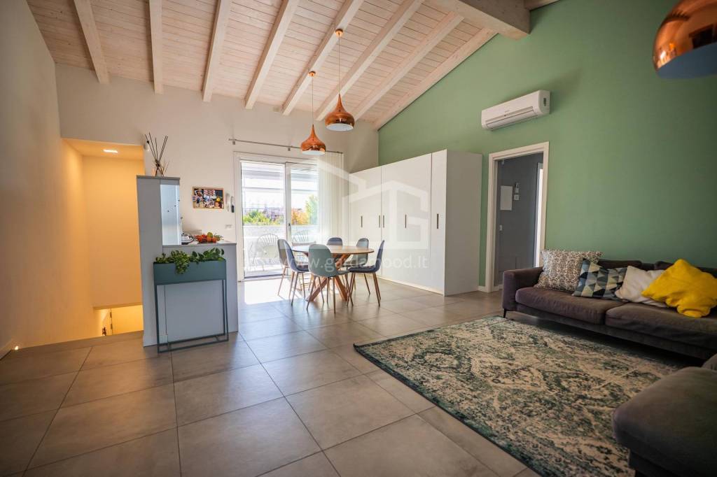 appartamento in vendita a Peschiera del Garda