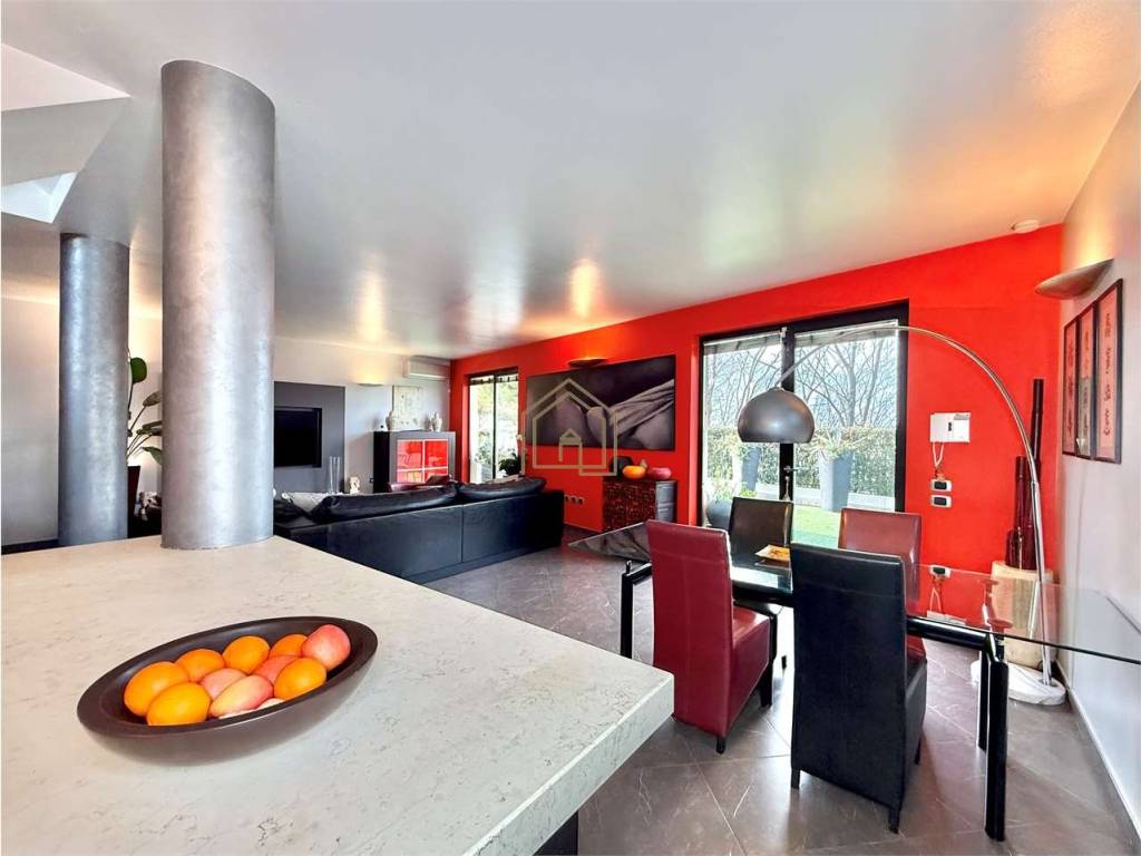 casa indipendente in vendita a Peschiera del Garda