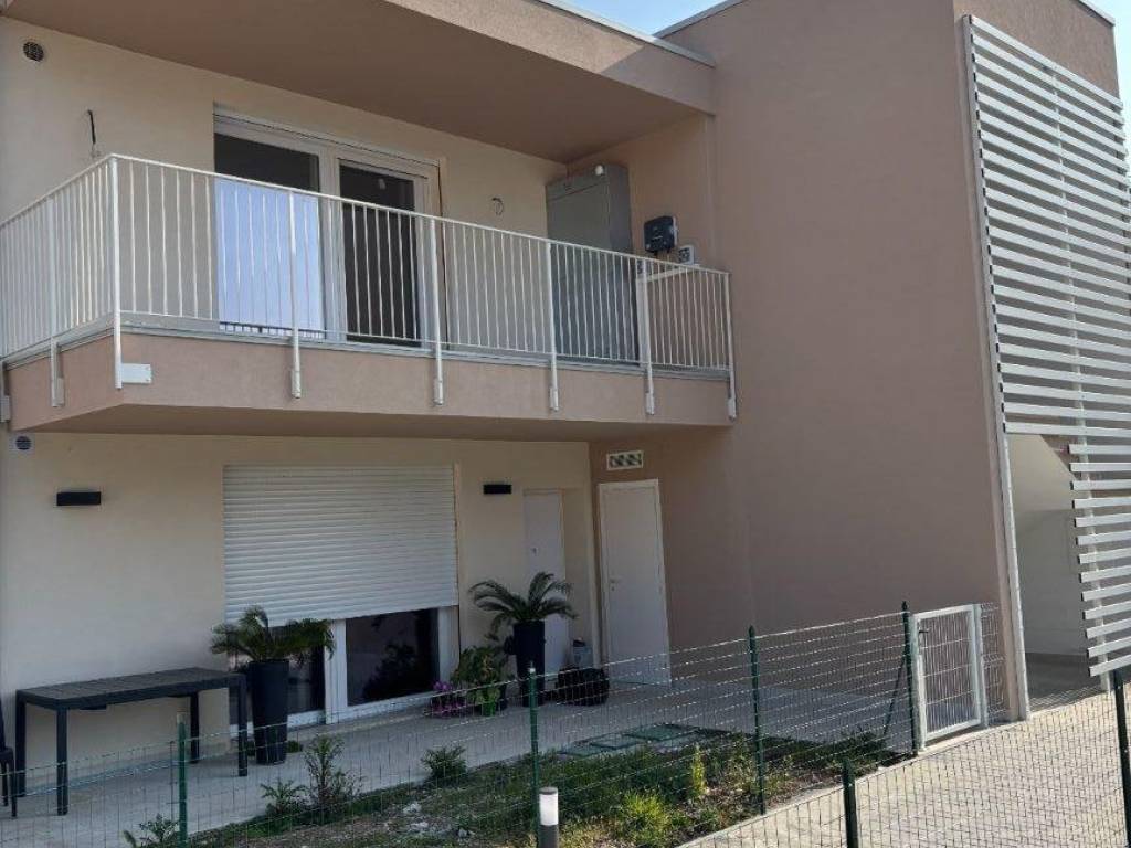 appartamento in vendita a Peschiera del Garda in zona Broglie