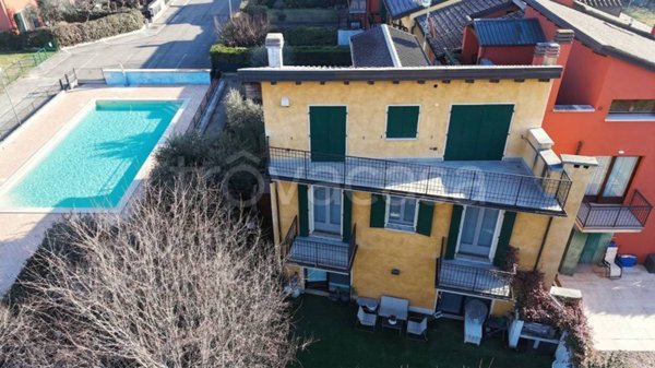 casa indipendente in vendita a Peschiera del Garda