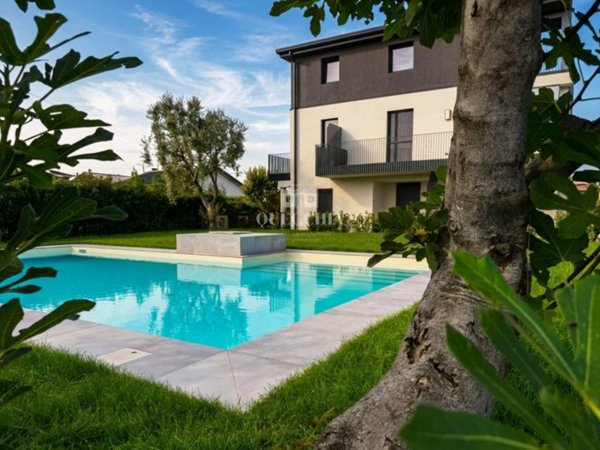 appartamento in vendita a Peschiera del Garda