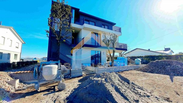 appartamento in vendita a Peschiera del Garda in zona San Benedetto di Lugana