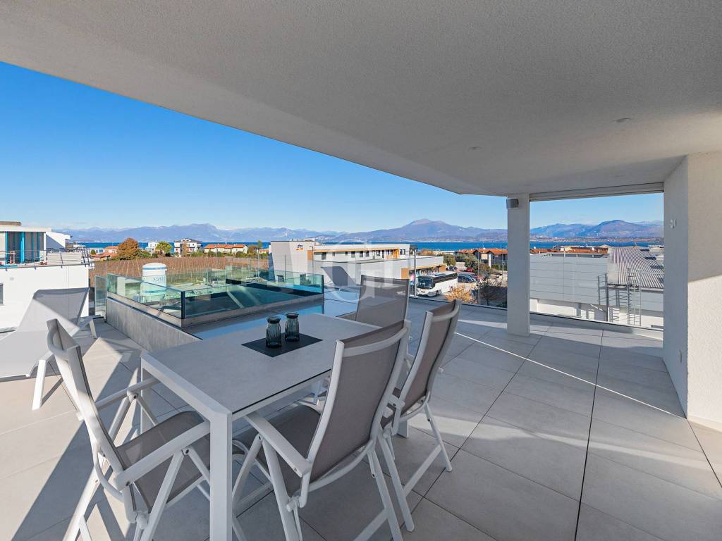 appartamento in vendita a Peschiera del Garda in zona San Benedetto di Lugana