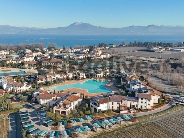 casa indipendente a Peschiera del Garda in zona San Benedetto di Lugana