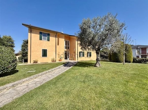 appartamento in vendita a Peschiera del Garda