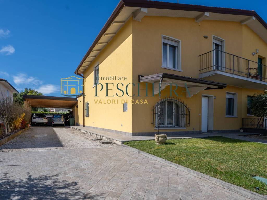 casa indipendente in vendita a Peschiera del Garda