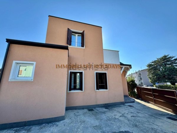 casa indipendente in vendita a Peschiera del Garda