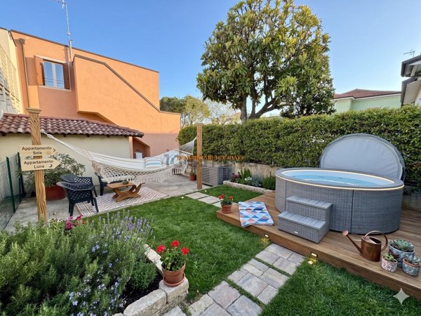 casa indipendente a Peschiera del Garda in zona San Benedetto di Lugana