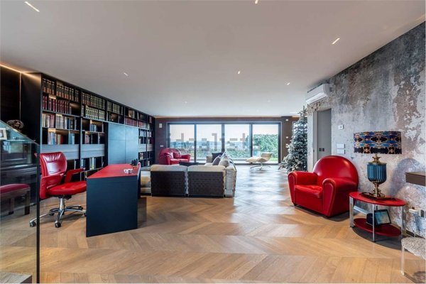 casa indipendente in vendita a Peschiera del Garda in zona Dolci