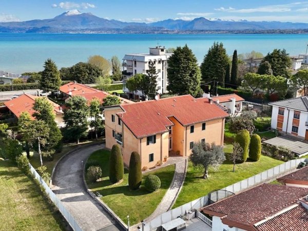 appartamento in vendita a Peschiera del Garda