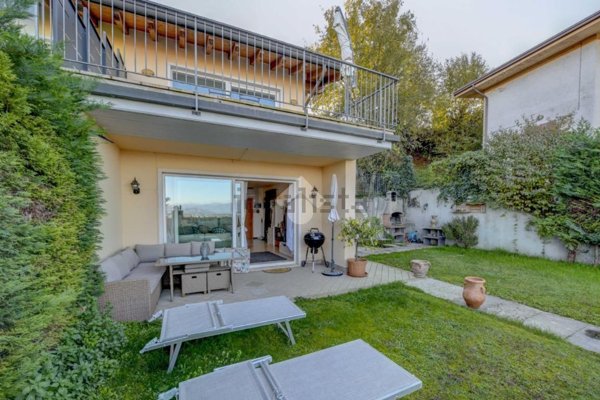 casa indipendente in vendita a Peschiera del Garda