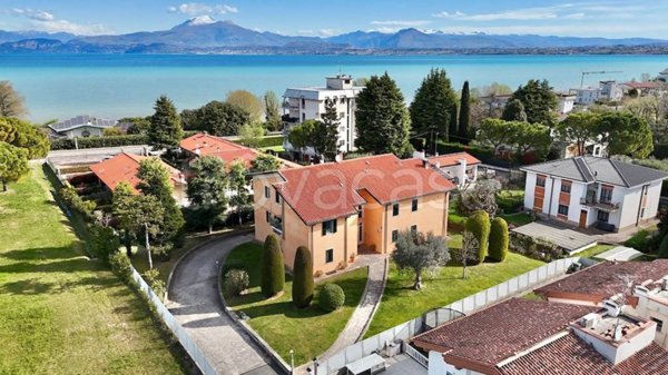 appartamento in vendita a Peschiera del Garda