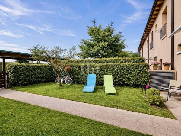 casa indipendente a Peschiera del Garda in zona San Benedetto di Lugana