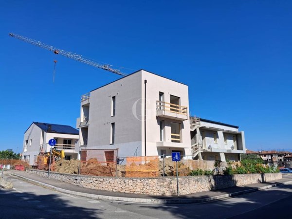 appartamento in vendita a Peschiera del Garda in zona San Benedetto di Lugana