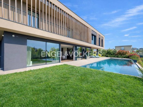 casa indipendente in vendita a Peschiera del Garda
