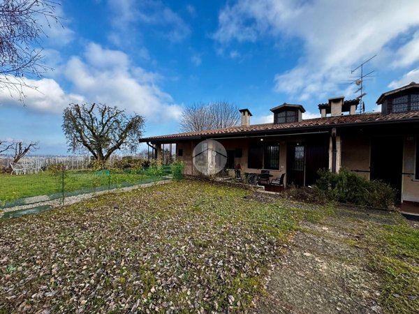 casa indipendente in vendita a Peschiera del Garda
