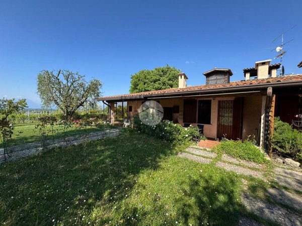 casa indipendente in vendita a Peschiera del Garda
