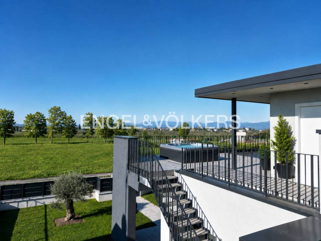 casa indipendente a Peschiera del Garda in zona San Benedetto di Lugana