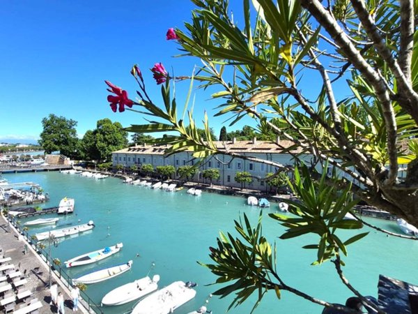 appartamento in vendita a Peschiera del Garda