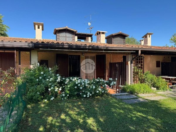 casa indipendente in vendita a Peschiera del Garda