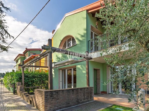casa indipendente in vendita a Peschiera del Garda