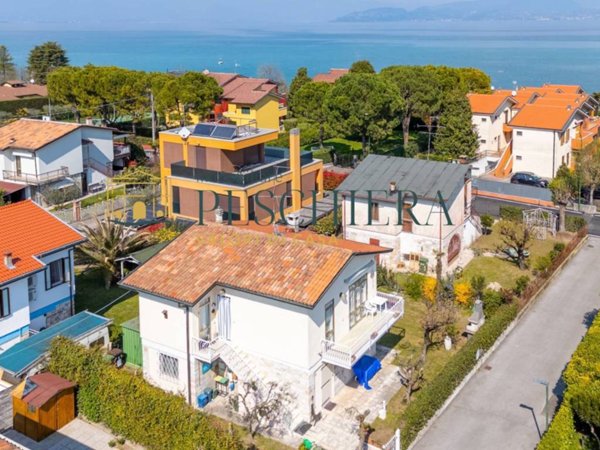 appartamento in vendita a Peschiera del Garda in zona San Benedetto di Lugana
