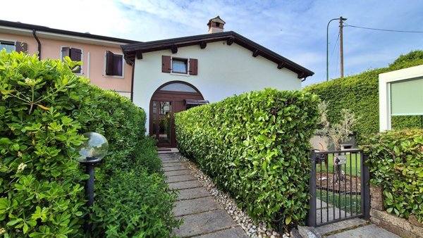 appartamento in vendita a Peschiera del Garda