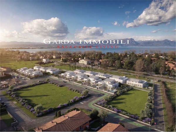 casa indipendente in vendita a Peschiera del Garda