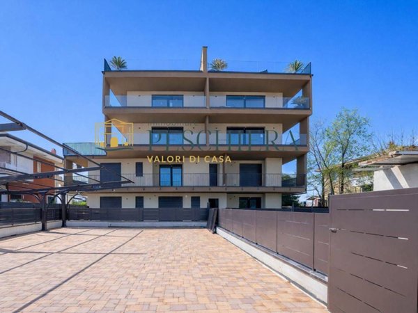 appartamento in vendita a Peschiera del Garda in zona San Benedetto di Lugana