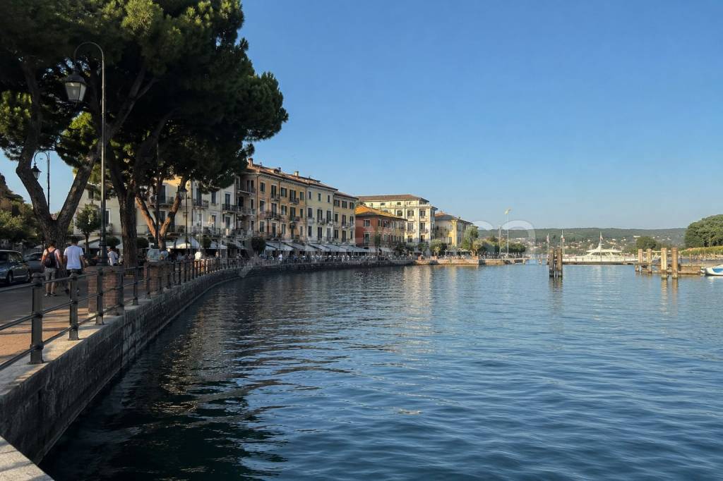 appartamento in vendita a Peschiera del Garda