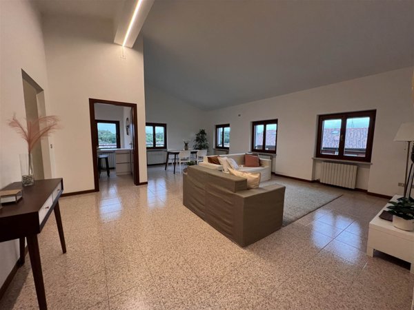 appartamento in vendita a Peschiera del Garda