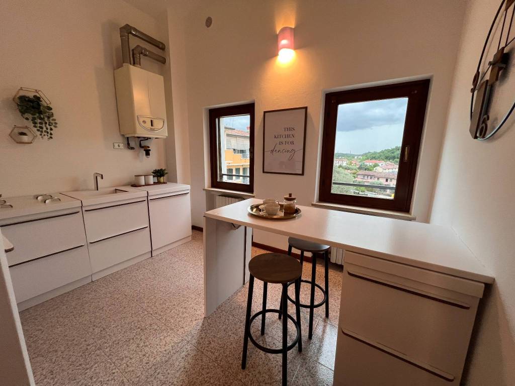 appartamento in vendita a Peschiera del Garda in zona Broglie