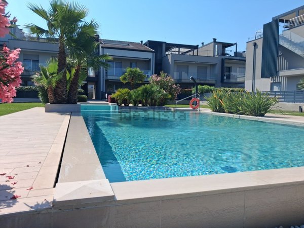 appartamento in vendita a Peschiera del Garda in zona San Benedetto di Lugana