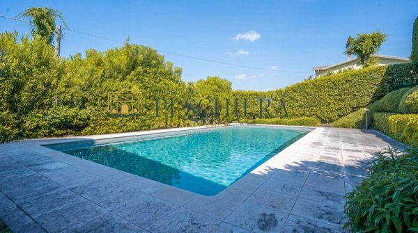 casa indipendente in vendita a Peschiera del Garda