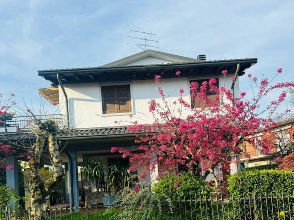 appartamento in vendita a Peschiera del Garda