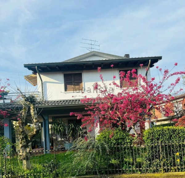 appartamento in vendita a Peschiera del Garda