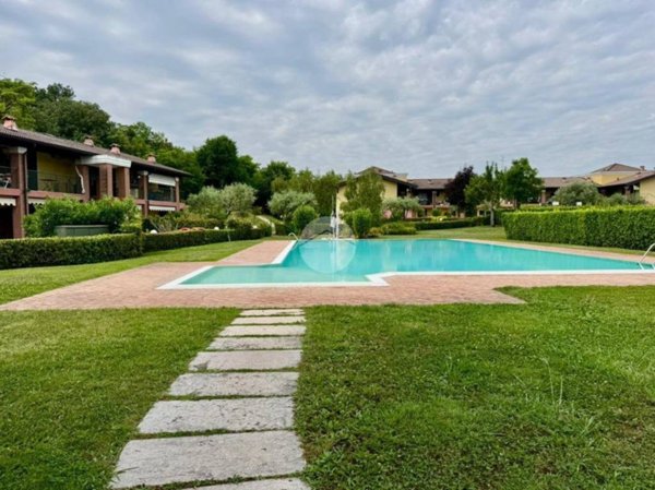 appartamento in vendita a Peschiera del Garda in zona Dolci
