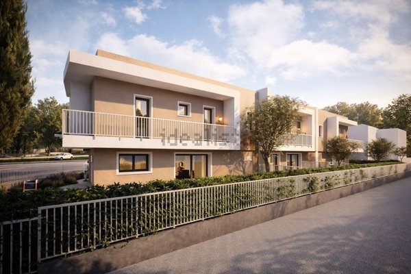 casa indipendente in vendita a Peschiera del Garda