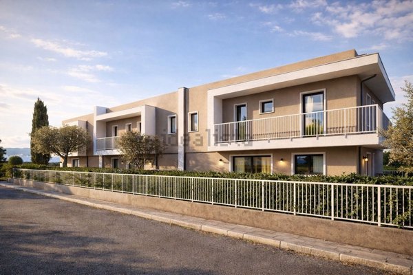 casa indipendente in vendita a Peschiera del Garda